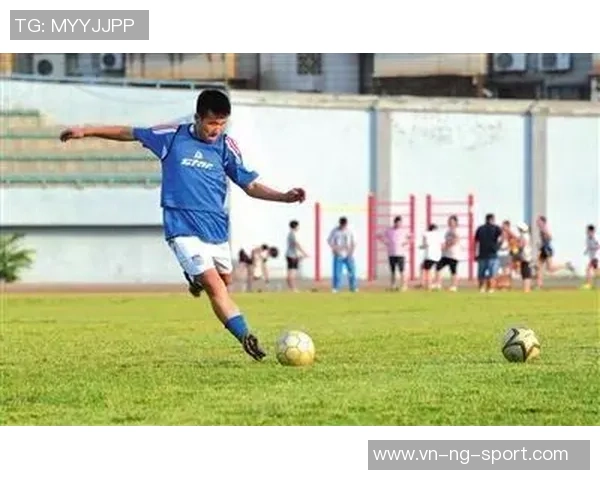 掌握足球停高球技巧的有效方法与训练建议分享 掌握足球停高球技巧的有效方法与训练建议分享